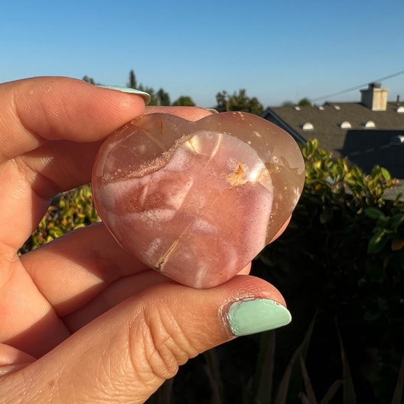 Red Flower Agate Heart - Picture 7 of 7